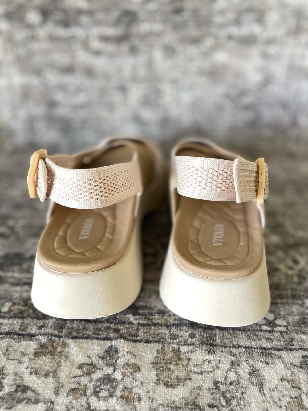 Vivaia Kara Adaptall Sandals Size 8.5 (39.5) Cream Nude Beige Walking Comfort - Picture 5 of 11